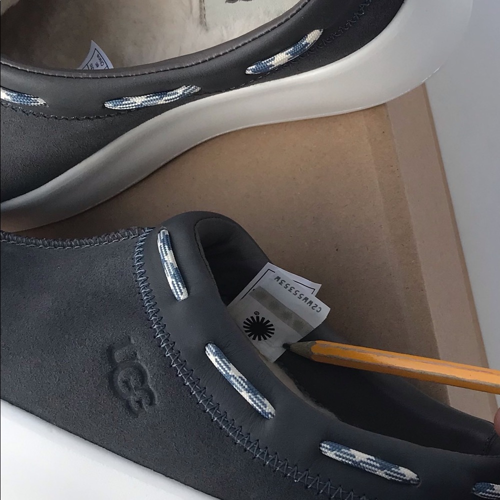 UGG Classic Boom Slip-On - Picture 7 of 8